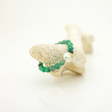 Load image into Gallery viewer, READY TO SHIP Keshi Pearl Stretch Ring with bead detail FJD$
