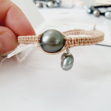 Load image into Gallery viewer, Civa Fiji Pearl Bracelet #BR9027 - FJD$ - Adorn Pacific - Bracelets
