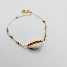 Load image into Gallery viewer, WHOLESALE Cowrie Shell &amp; Glass Bead Single Chain Bracelet in 14k Gold Fill - FJD$ - Adorn Pacific - All Products
